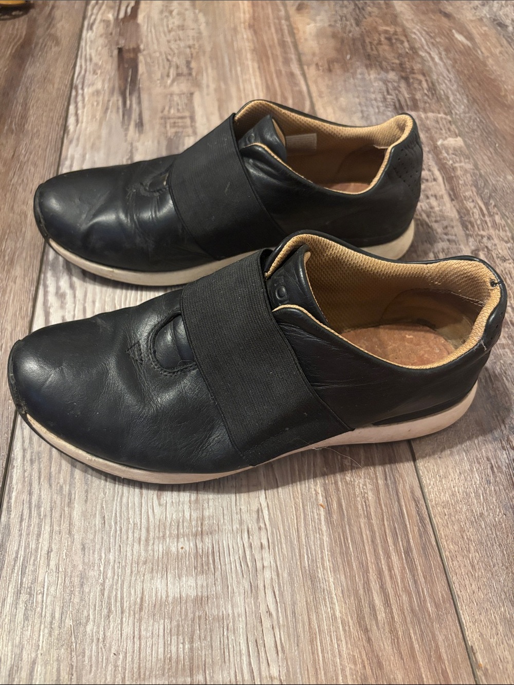 Vionic Codie Sneaker - Picture 2 of 6